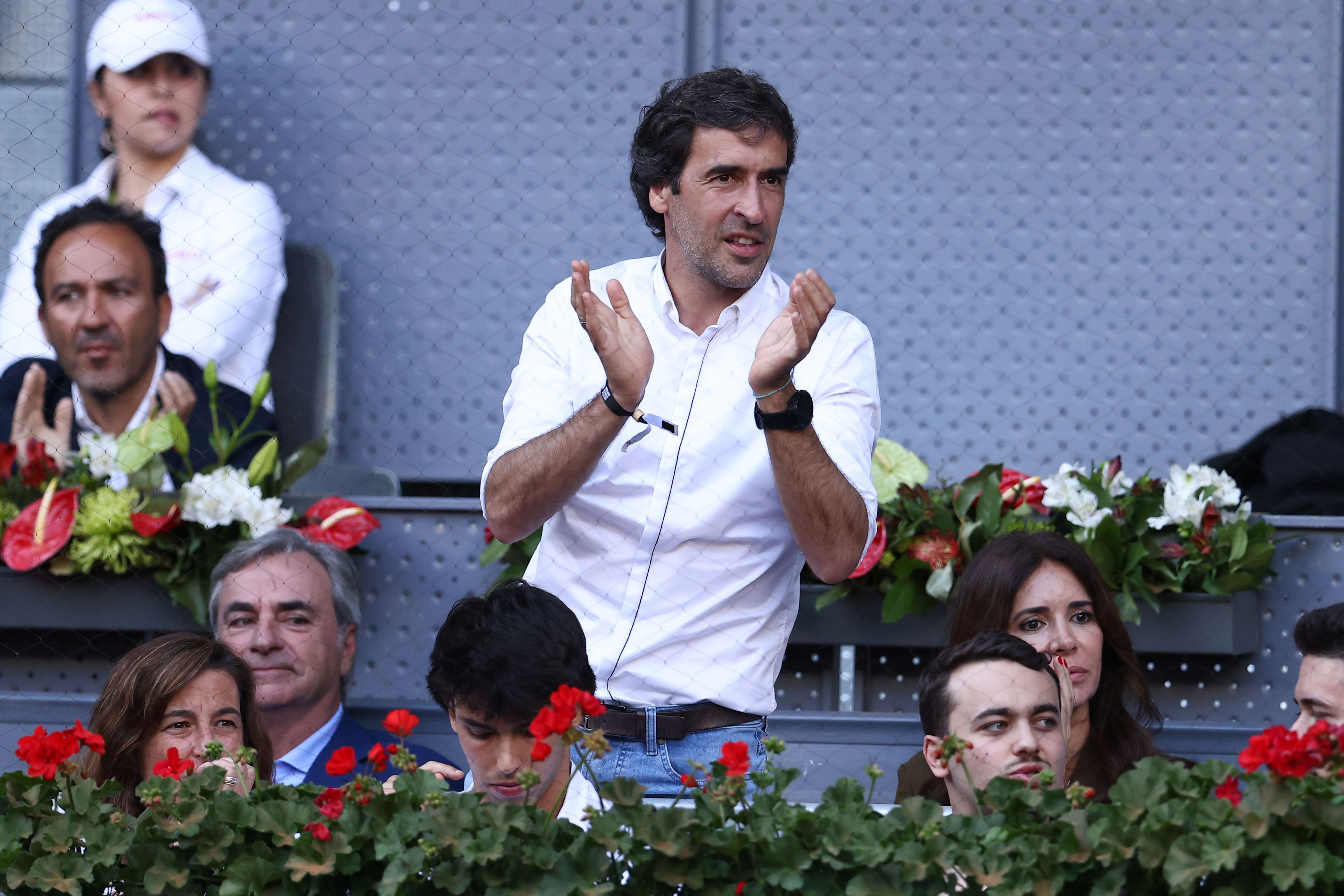 其他地方成, 劳尔或将下