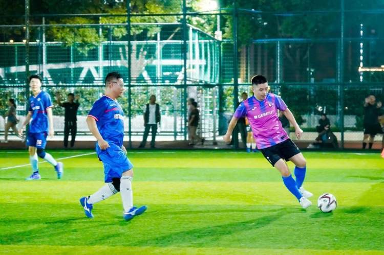 com, inews, 瞬间 com, inews, 瞬间